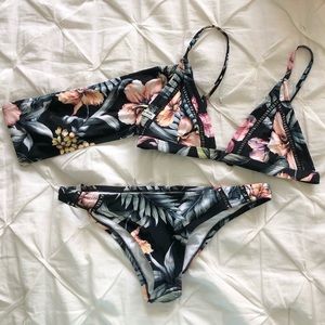rhythm bikini set w/ 2 tops xs/s